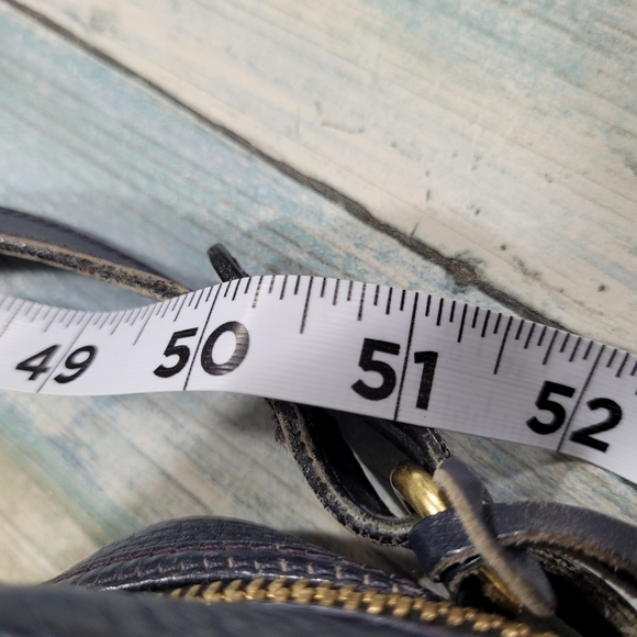 Vintage Dooney & Bourke Leather Crossbody Bag. - Picture 7 of 16